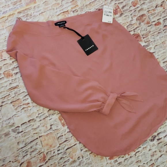 Trouve One Shoulder Top Small NWT - Picture 2 of 5